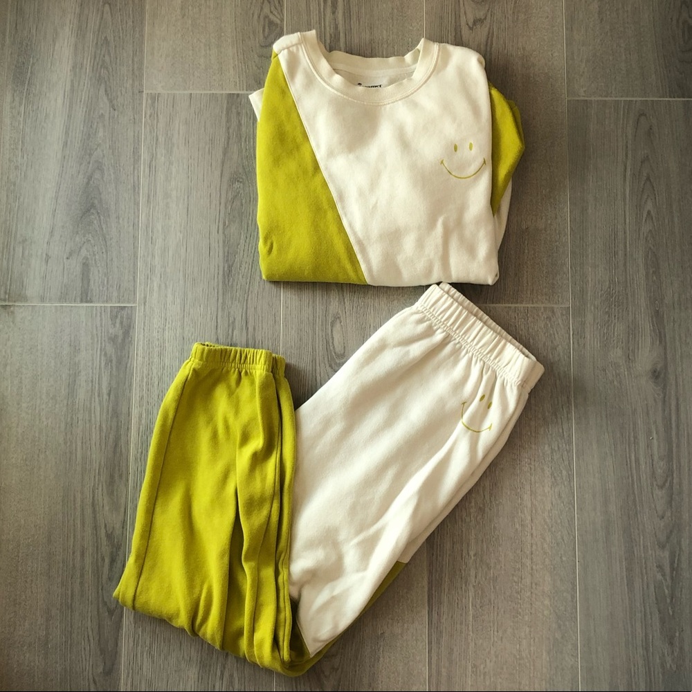 Urban Outfitters sweat set Size Small. White and green sweatshirt & sweatpants